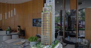 EP.376 รีวิว The Issara Sathorn คอนโด High Rise ความเป็นส่วนตัวสูง ติดถนนจันทน์ เริ่มต้น 4.99 ล้านบาท