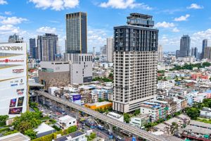 รีวิว Rhythm Charoennakhon Iconic แฟลกชิปลักชัวรีคอนโดพร้อมอยู่ วิวแม่น้ำเจ้าพระยา ตรงข้าม ICONSIAM เพียง 100 ม.* จาก BTS เจริญนคร เริ่ม 5.9 ล้าน*